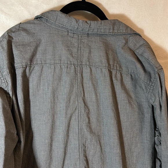 Men's Black Button-Up Shirt - Picture 7 of 8